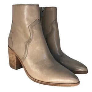 Frye Flynn Taupe Gray Leather Western Cowboy Ankle Boots Booties 7.5 Pointed Toe